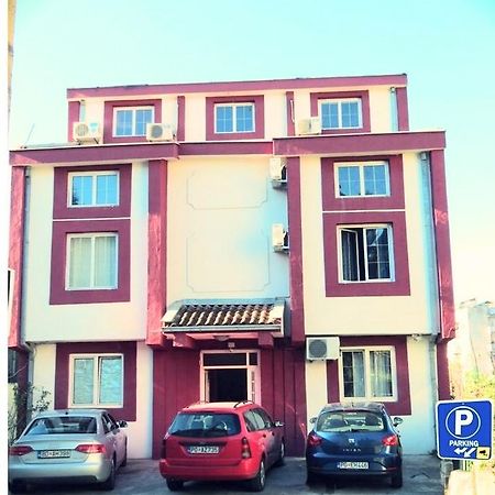 Explorer Podgorica Exterior foto